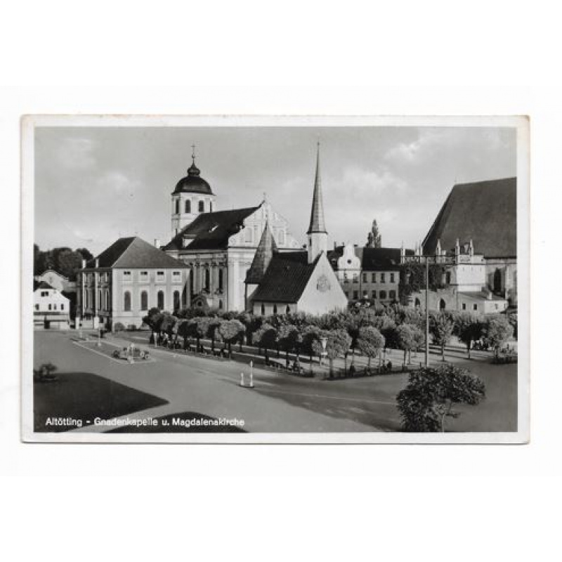 Altötting-Gnadenkapelle u. Magdalenakirche.